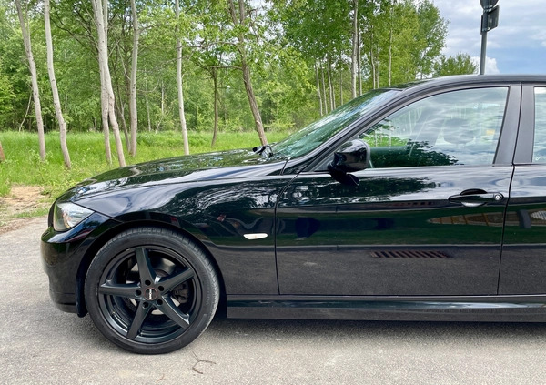 BMW Seria 3 cena 27500 przebieg: 288000, rok produkcji 2010 z Kielce małe 326